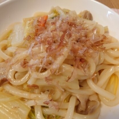 冷凍うどんを使って休みの日の昼食に。子どもも美味しそうに、パクパク完食していました。また作ります。